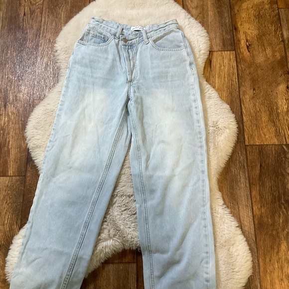 Petal & Pup Light Wash Asymmetrical Button Fly Denim Jeans Women's 0 Raw Hem - Picture 3 of 10